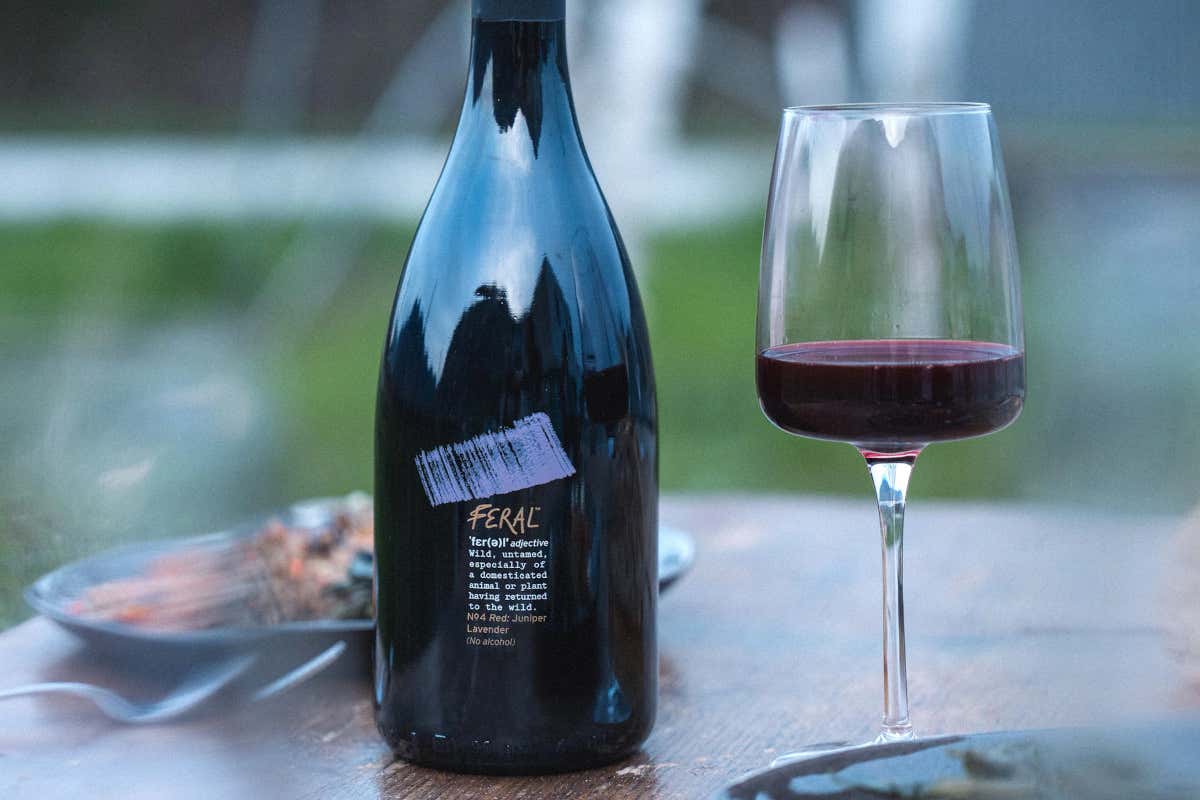 Feral: le bevande italiane che ricreano l’esperienza del vino, ma senza alcol Feral: le bevande italiane che ricreano l’esperienza del vino, ma senza alcol