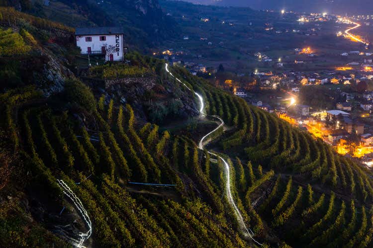(Valtellina Wine Trail Lo sport per promuovere il territorio) (Valtellina Wine Trail Lo sport per promuovere il territorio)
