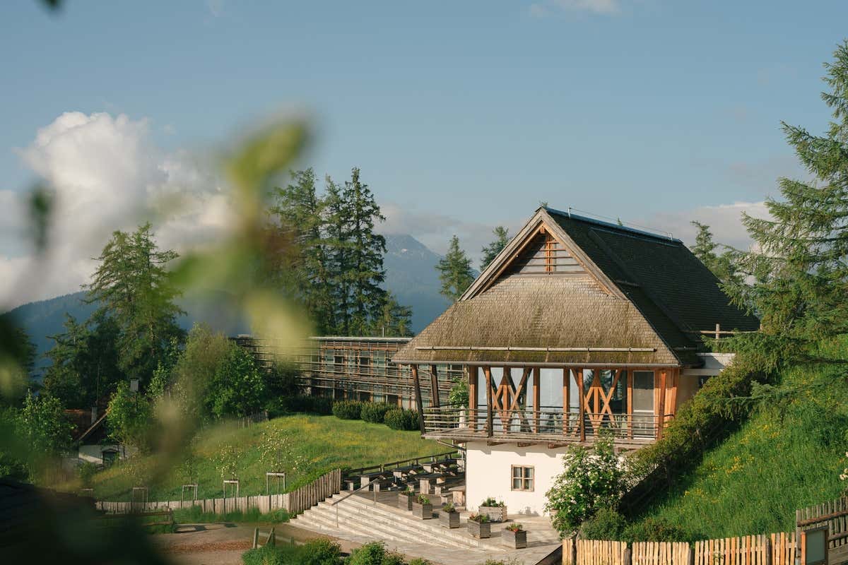 Vigilius Mountain Resort: un rifugio nella natura a Bolzano
Vigilius Mountain Resort: un rifugio nella natura a Bolzano