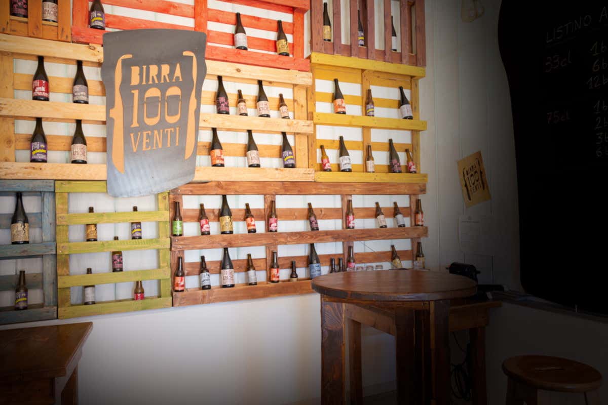Il lievito “anarchico” che ha dato il nome a una birra: la storia di Anarchiste Il lievito “anarchico” che ha dato il nome a una birra: la storia di Anarchiste