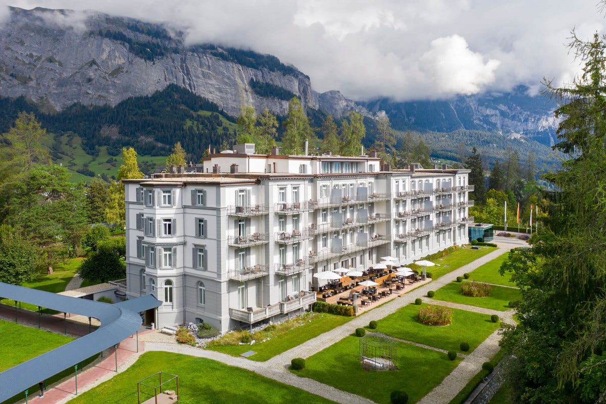 Il caro energia fa chiudere il Waldhaus Flims Gr hotel 5 stelle in Svizzera