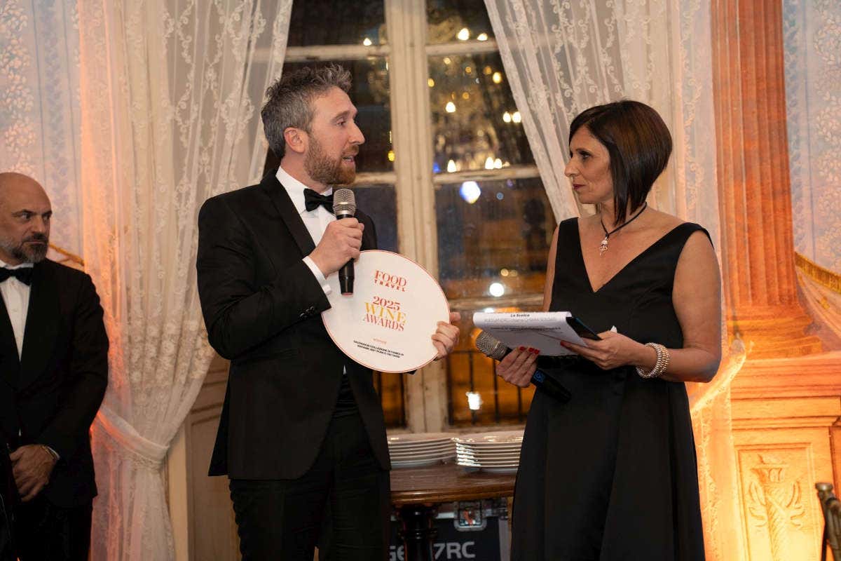 Madame Sauvignon 2021 premiato come Vino Bianco dell&rsquo;Anno ai Wine Awards 2025