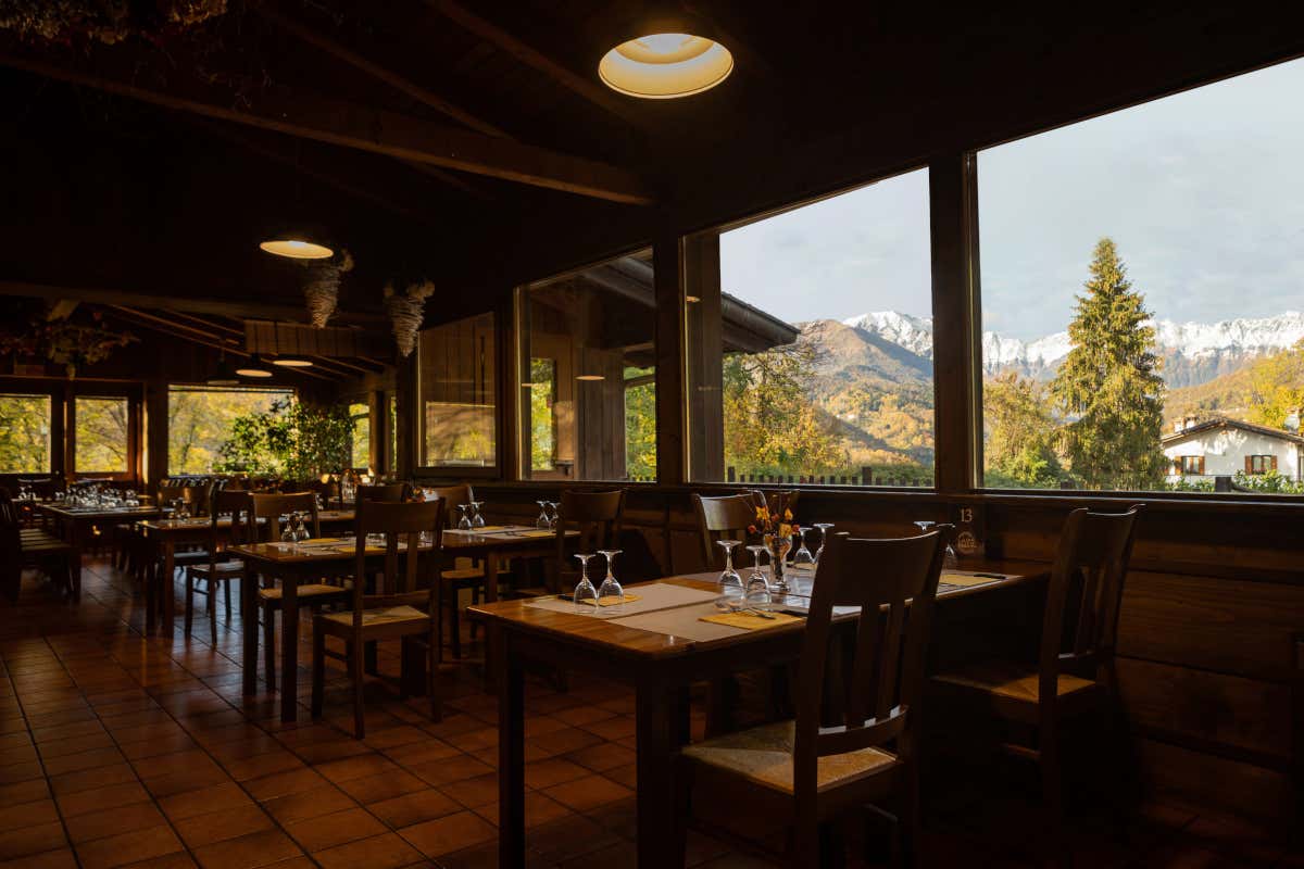 A 60 anni molla le Poste e va a gestire una trattoria: la lezione che il settore non vede