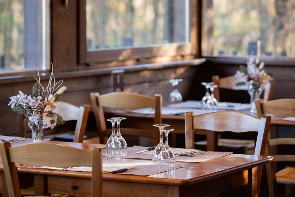 A 60 anni molla le Poste e va a gestire una trattoria: la lezione che il settore non vede