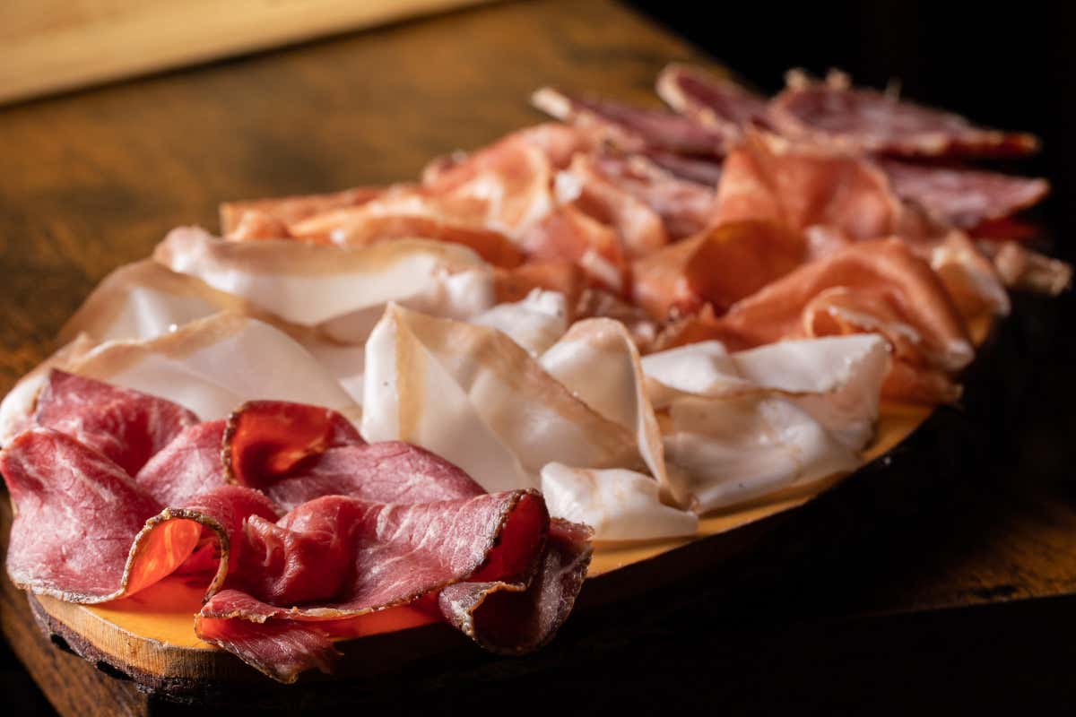 A 60 anni molla le Poste e va a gestire una trattoria: la lezione che il settore non vede