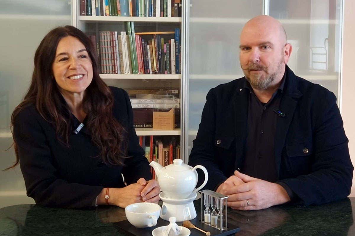 Acqua, bustina e infusione: gli errori da evitare quando si serve il tè