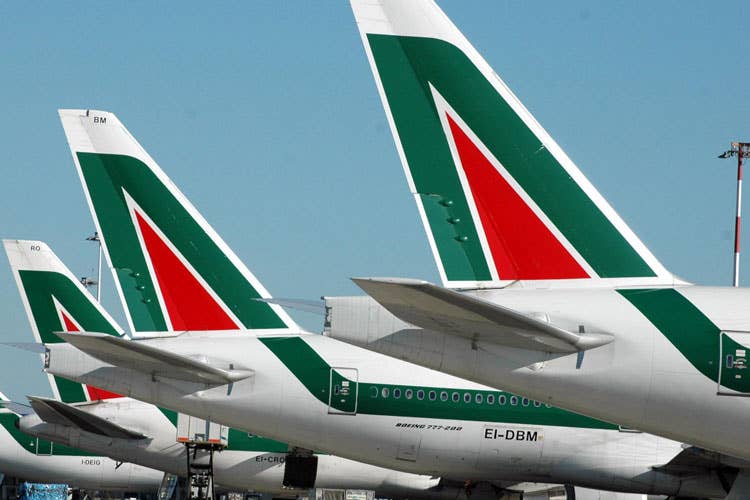 (Alitalia è la più puntuale al mondo A febbraio, in orario nove voli su dieci)