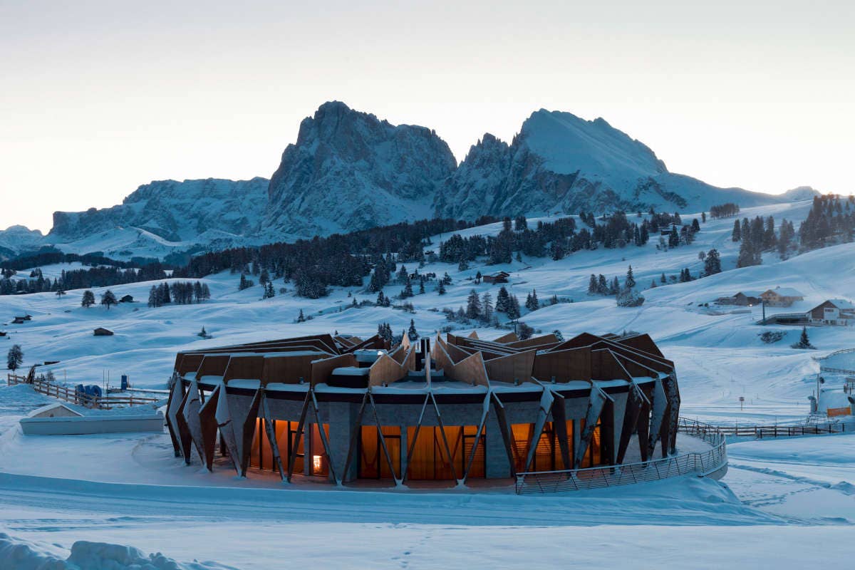 Como Alpina Dolomites: il fascino di un rifugio contemporaneo in montagna