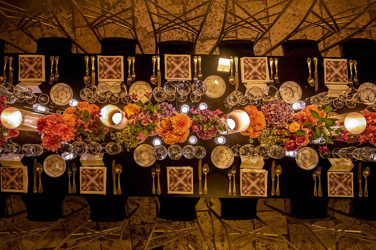 Il tablescaping o mise en place spopola su Instagram Martino Crespi, star del tablescaping