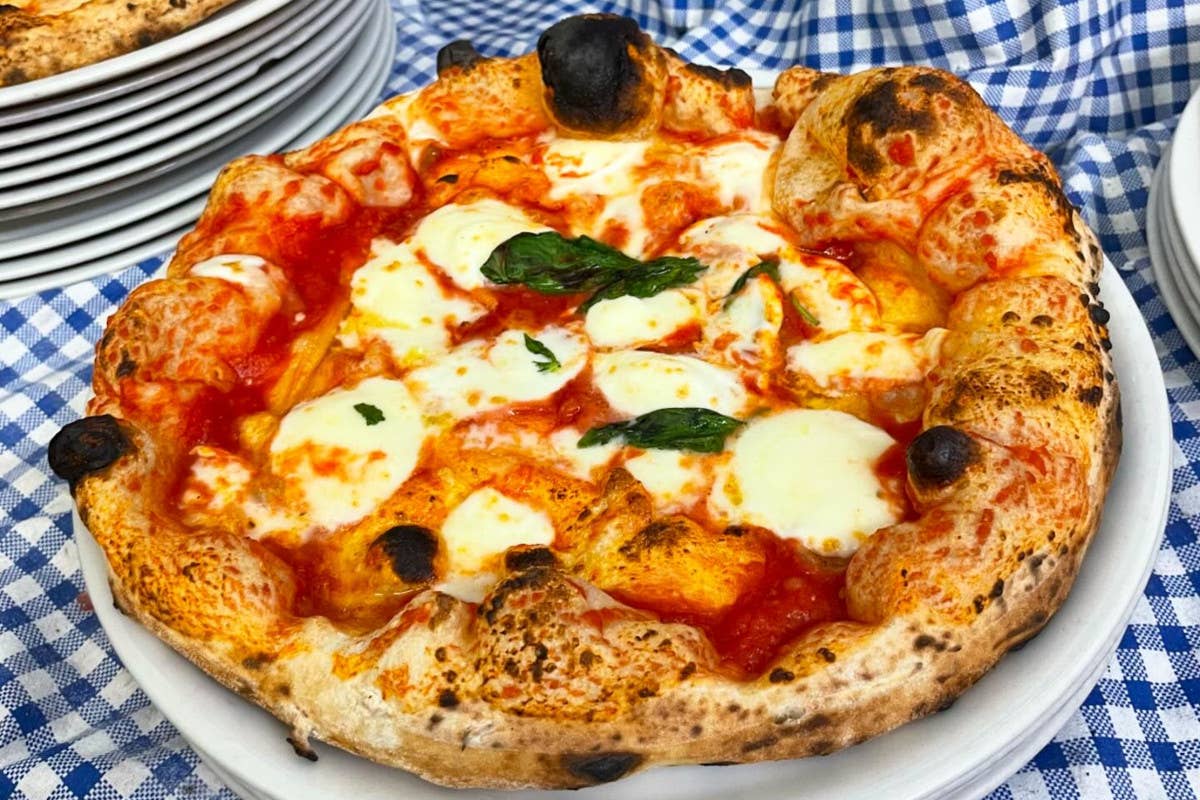 La Pizza napoletana, festeggia 7 anni nell'Unesco con un presepe artigianale