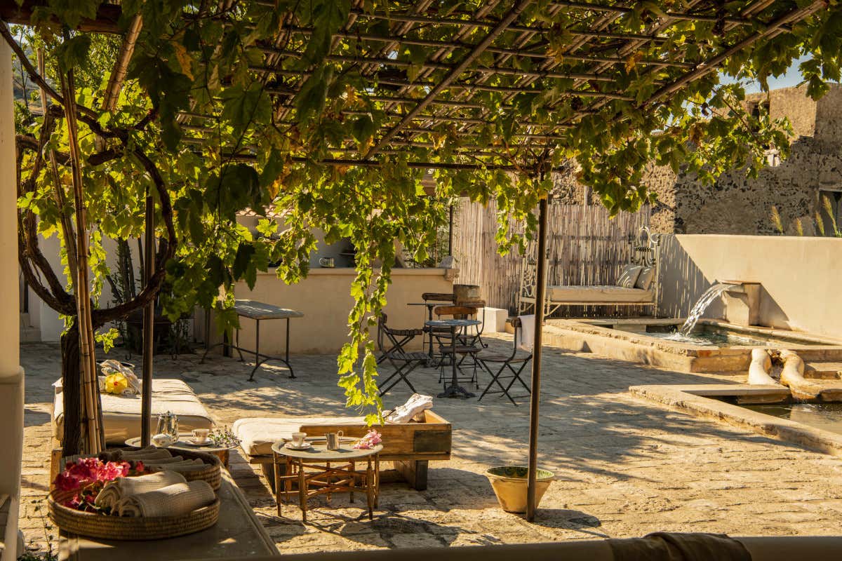 Hotel Signum, soggiorno a Salina tra evoluzione e talento al femminile Hotel Signum, soggiorno a Salina tra evoluzione e talento al femminile