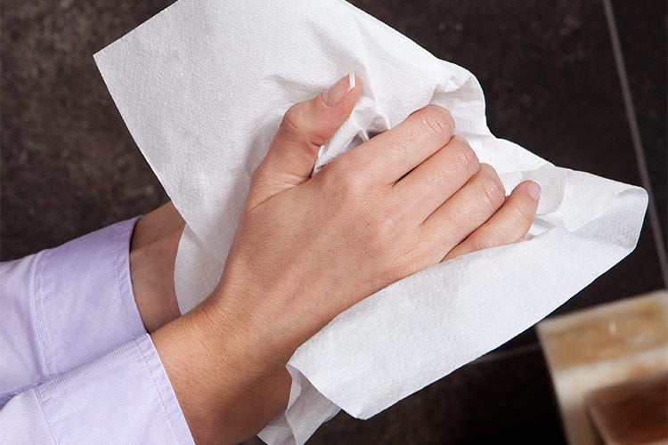 Asciugamani in carta monouso: l’ideale per un’igiene garantita