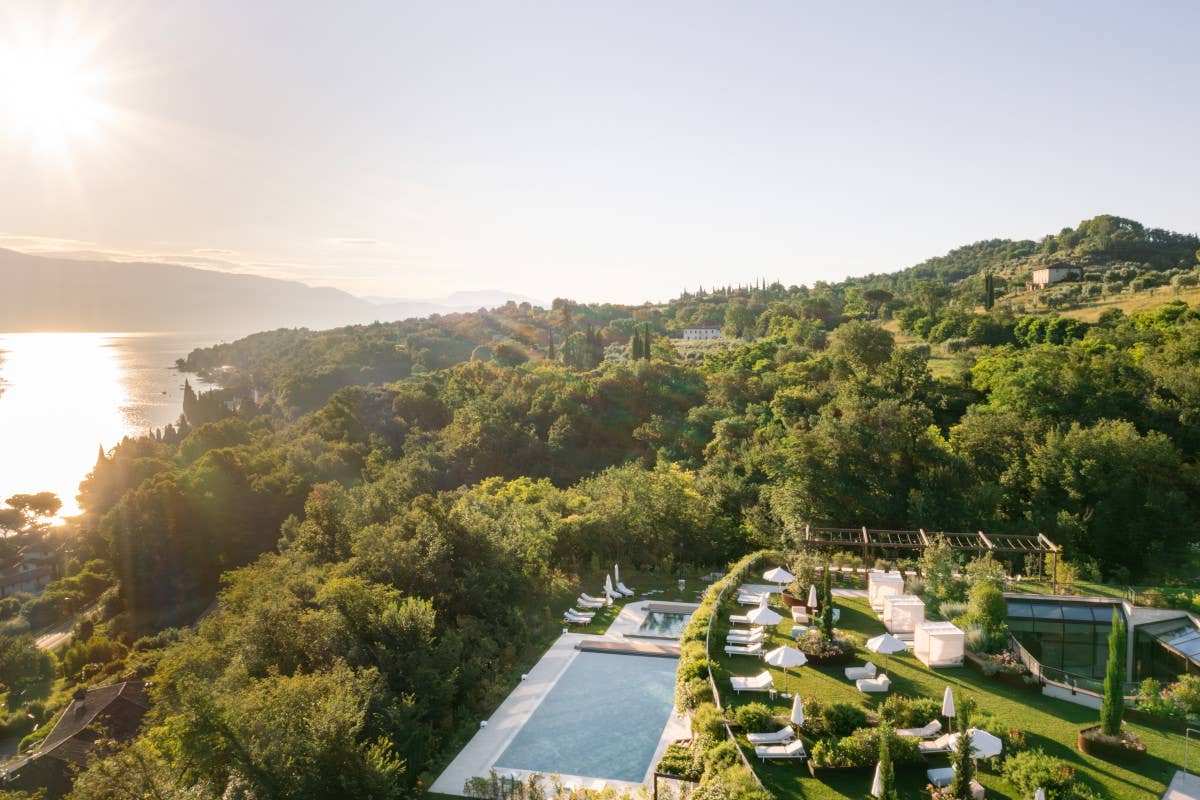 Un giardino sul lago: ecco l'A-Rosa, il resort 5 stelle di Salò