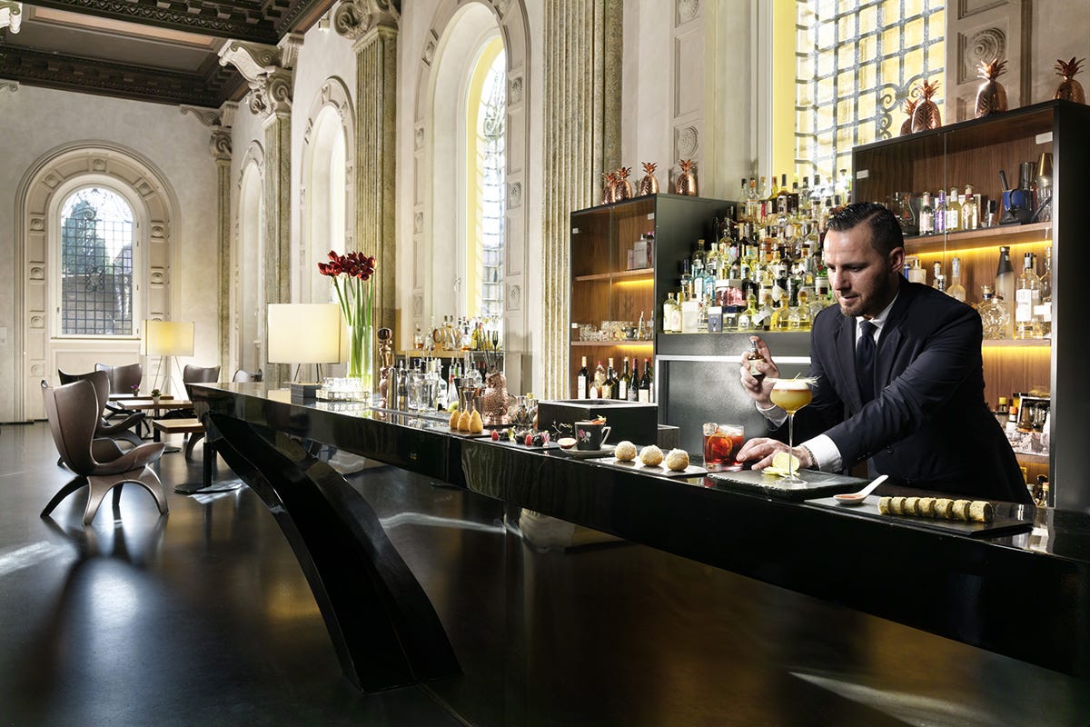 Lounge Bar A Palazzo Montemartini tra storia, rituali antichi e buon cibo