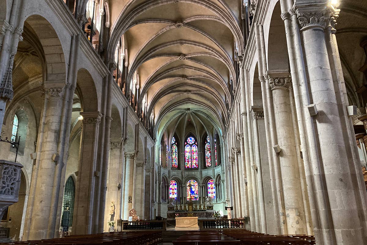 Cattedrale di Saint-Jean A Besançon con un piede nella storia