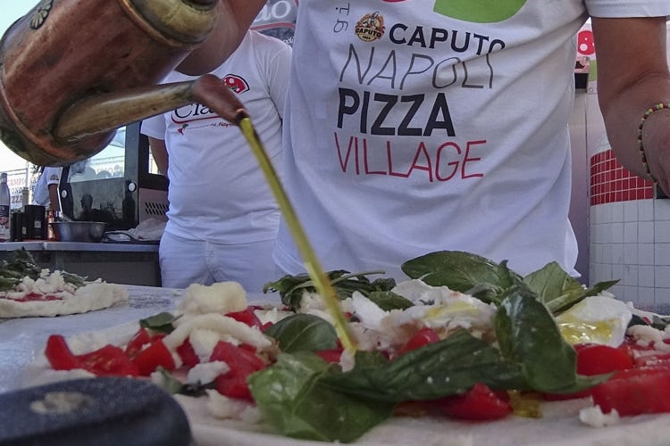 Fine settimana ricco di eventi al Pizza Village di Napoli (I bitcoin debuttano al Pizza Village E da New York arriva Caporuscio)
