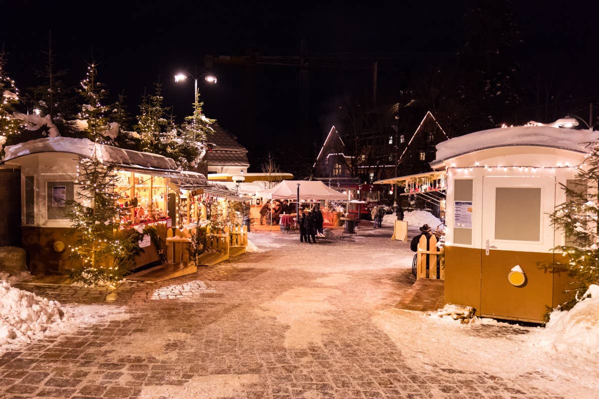 La stazione del Trenatale addobbata per le Feste (foto Marco Corriero) Il Trenatale del Renon porta la magia delle Feste