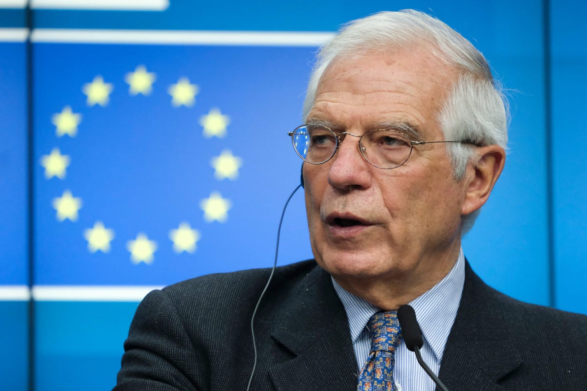 Ue Borrell: «La Russia sta bloccando 50 navi cariche di grano necessario»