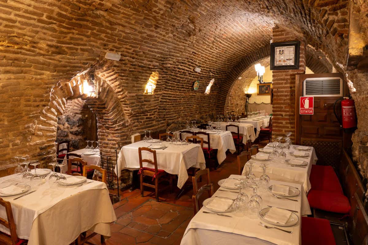 Dove e quando sono nati i ristoranti (come li intendiamo oggi)? La storia Dove e quando sono nati i ristoranti (come li intendiamo oggi)? La storia