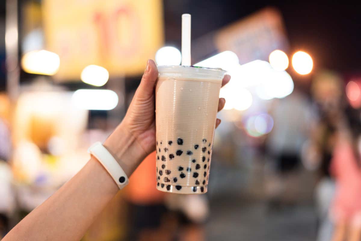Bubble tea, il lato nascosto della bevanda social che piace ai giovani Bubble tea, il lato nascosto della bevanda social che piace ai giovani