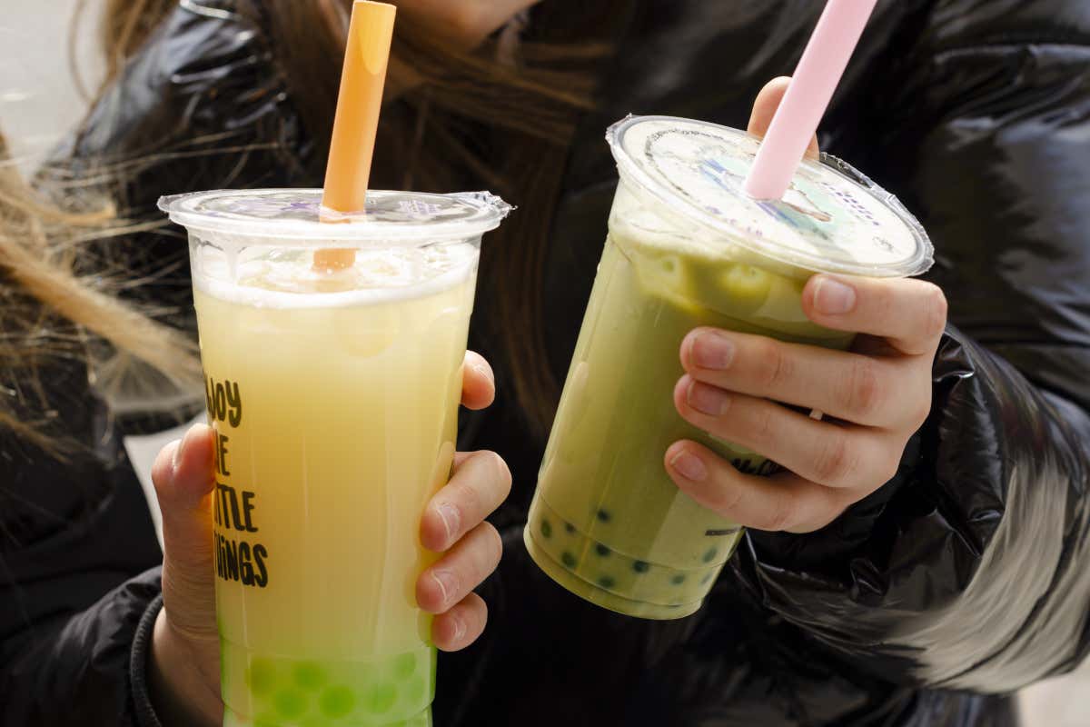 Bubble tea, il lato nascosto della bevanda social che piace ai giovani Bubble tea, il lato nascosto della bevanda social che piace ai giovani