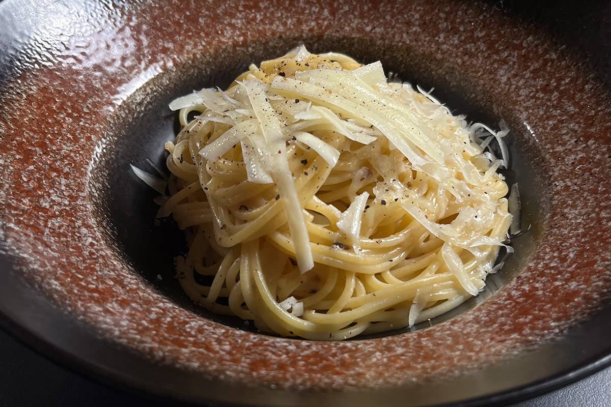 Gli spaghetti cacio e pepe di Stefano Goller