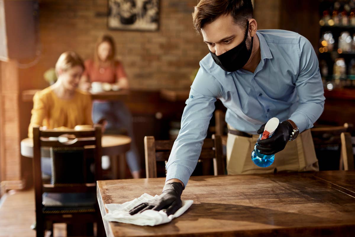 Vestire per impressionare: il ruolo cruciale delle uniformi del personale di sala