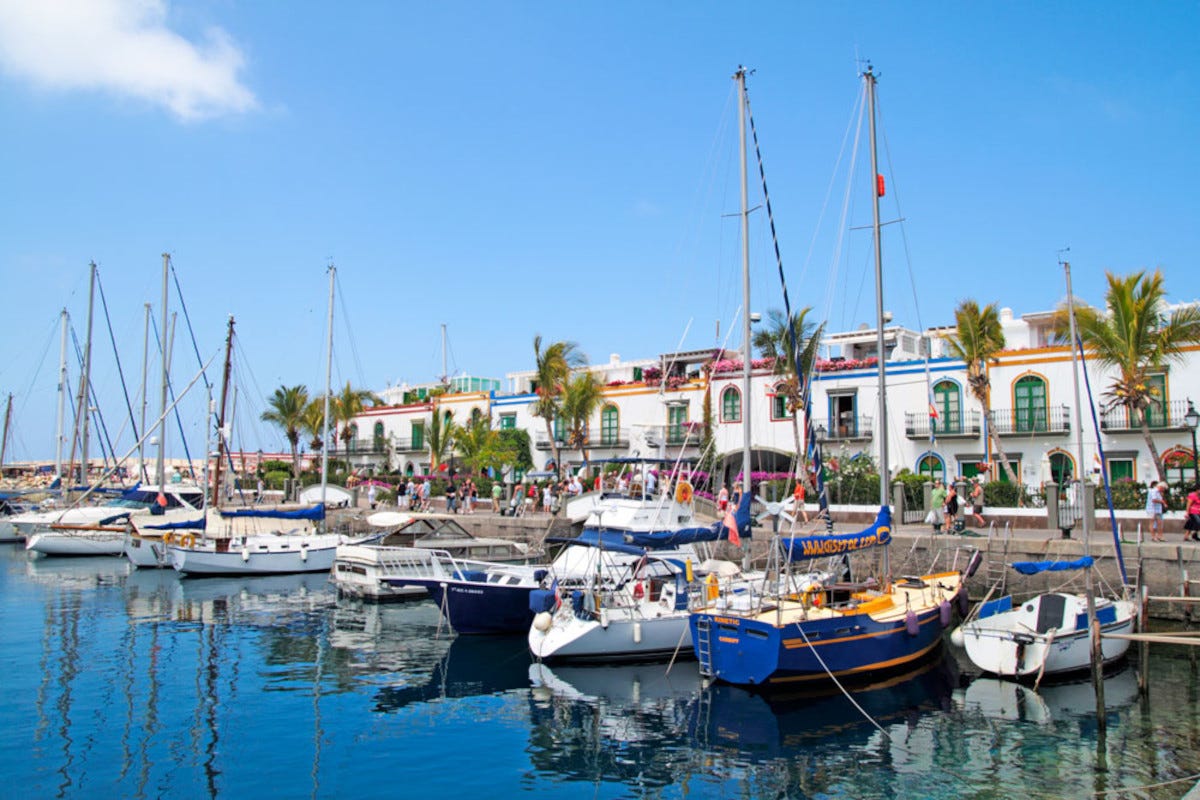 Alle Isole Canarie ci sono decine di porti dove approdare Canarie: porticcioli e baie nascoste da scoprire in barca a vela