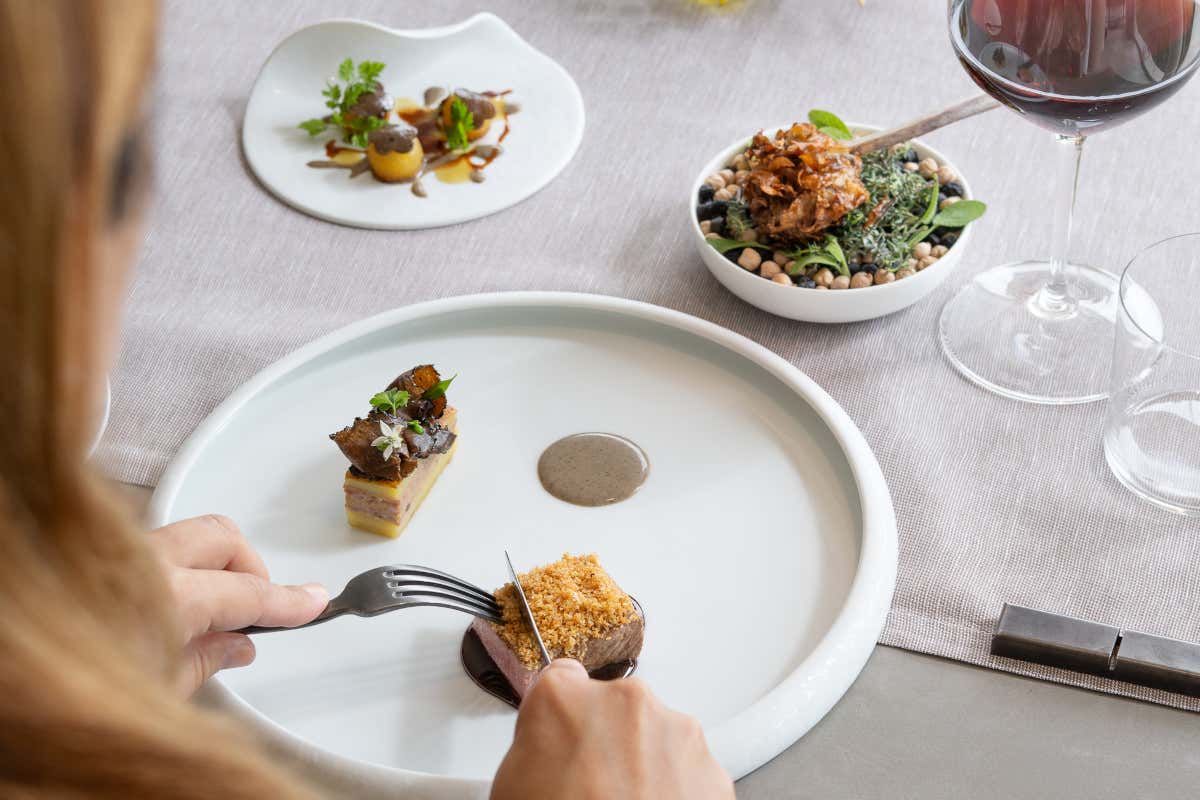 Da una mozzarella sbagliata alla stella Michelin con Cannavacciuolo, la storia di Bertone Da una mozzarella sbagliata alla stella Michelin con Cannavacciuolo, la storia di Bertone