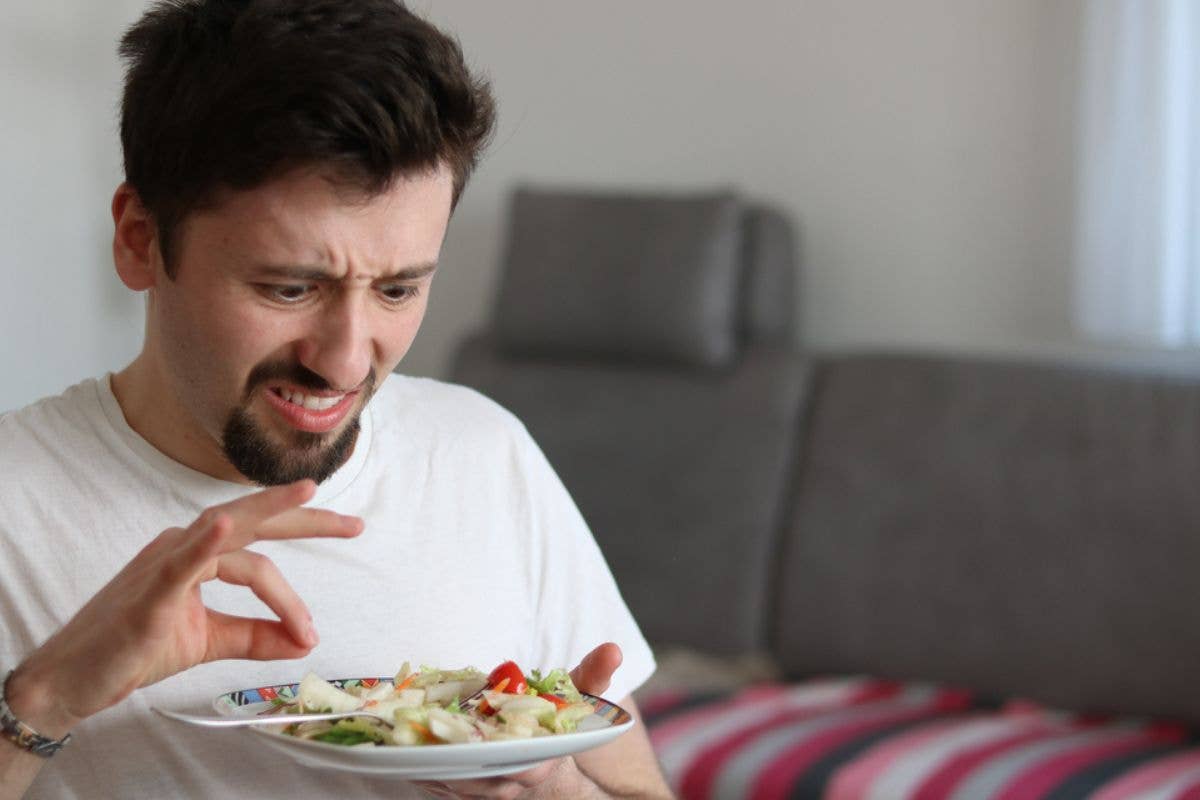 Capello o mosca nel piatto al ristorante, posso rifiutare di pagare? Cosa  dice la legge