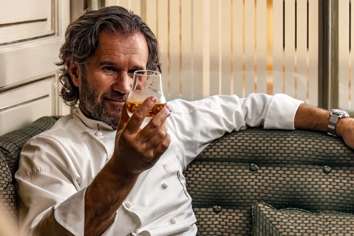 Cracco nei panni di Messisbugo, lo chef alla corte degli Este nel Rinascimento Cracco nei panni di Messisbugo, lo chef alla corte degli Este nel Rinascimento