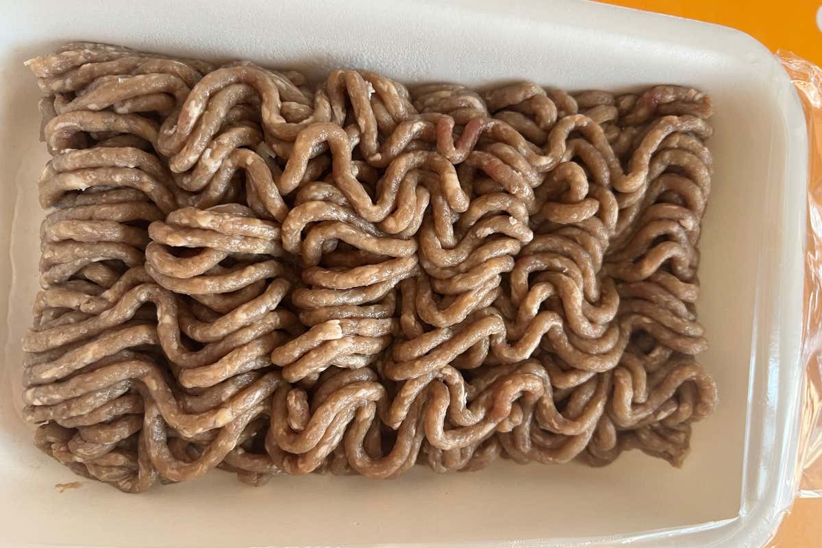 Cucina italiana Unesco, ma carne scaduta e filiere opache: così il sistema si racconta male Cucina italiana Unesco, ma carne scaduta e filiere opache: così il sistema si racconta male