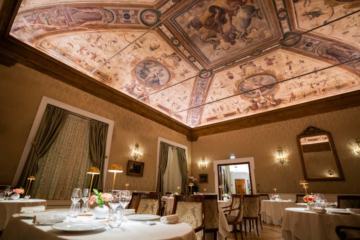 I Carracci, una cucina giovane ed elegante immersa nell'arte a Bologna