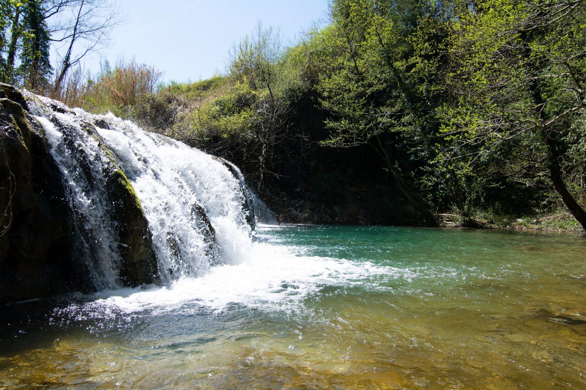 Le cascatelle del Musone, in provincia di Macerata Turismo regione Marche (da finire)