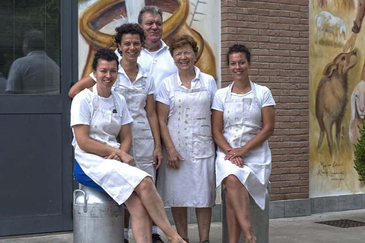 In Veneto c’è un caseificio che trasforma tre latti in formaggi d’autore