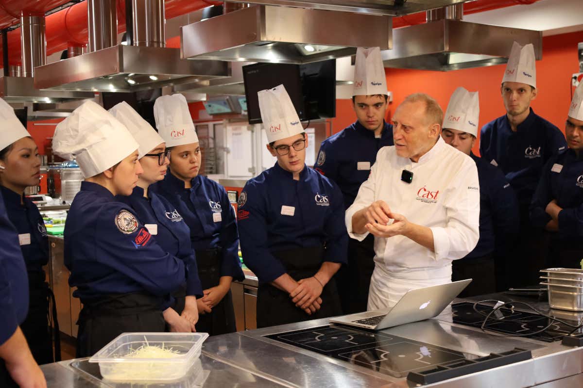 La verità di Martina: «Altro che weekend liberi, in cucina serve fame. O chiudiamo tutti» La verità di Martina: «Altro che weekend liberi, in cucina serve fame. O chiudiamo tutti»