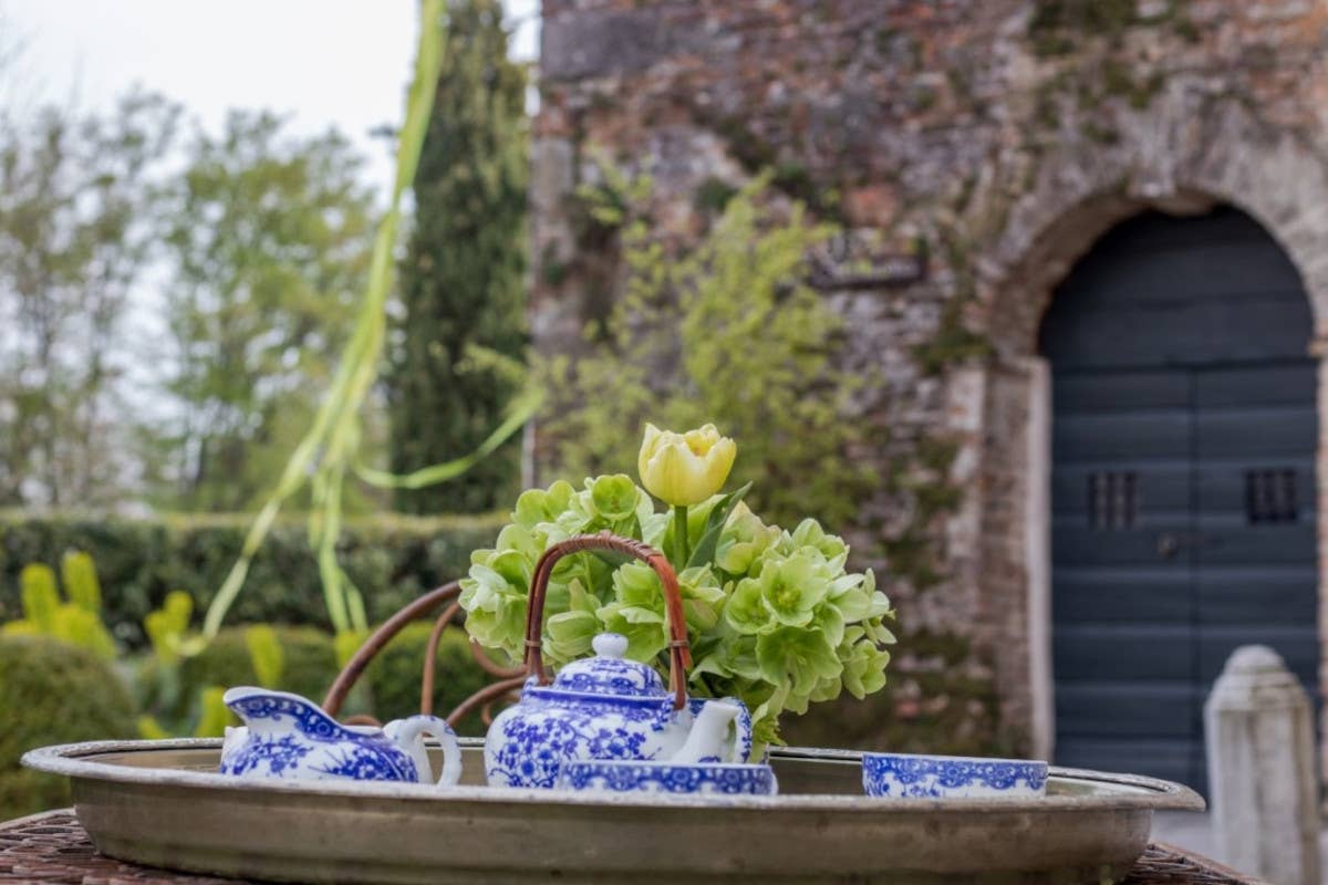 Tanti fiori al Castello di Strassoldo di sopra per i Magici intrecci primaverili Tornano i Magici intrecci primaverili al Castello di Strassoldo di Sopra