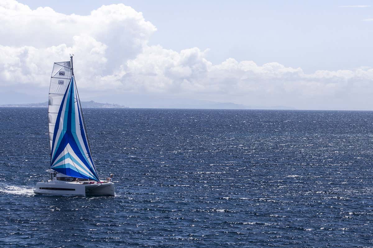 Summertime, il catamarano Bali.4&nbsp; In catamarano alla scoperta della Isole Flegree