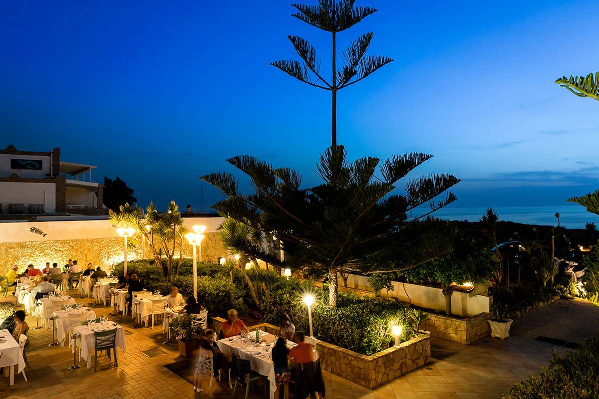 Una vista del ristorante Una vista del ristorante