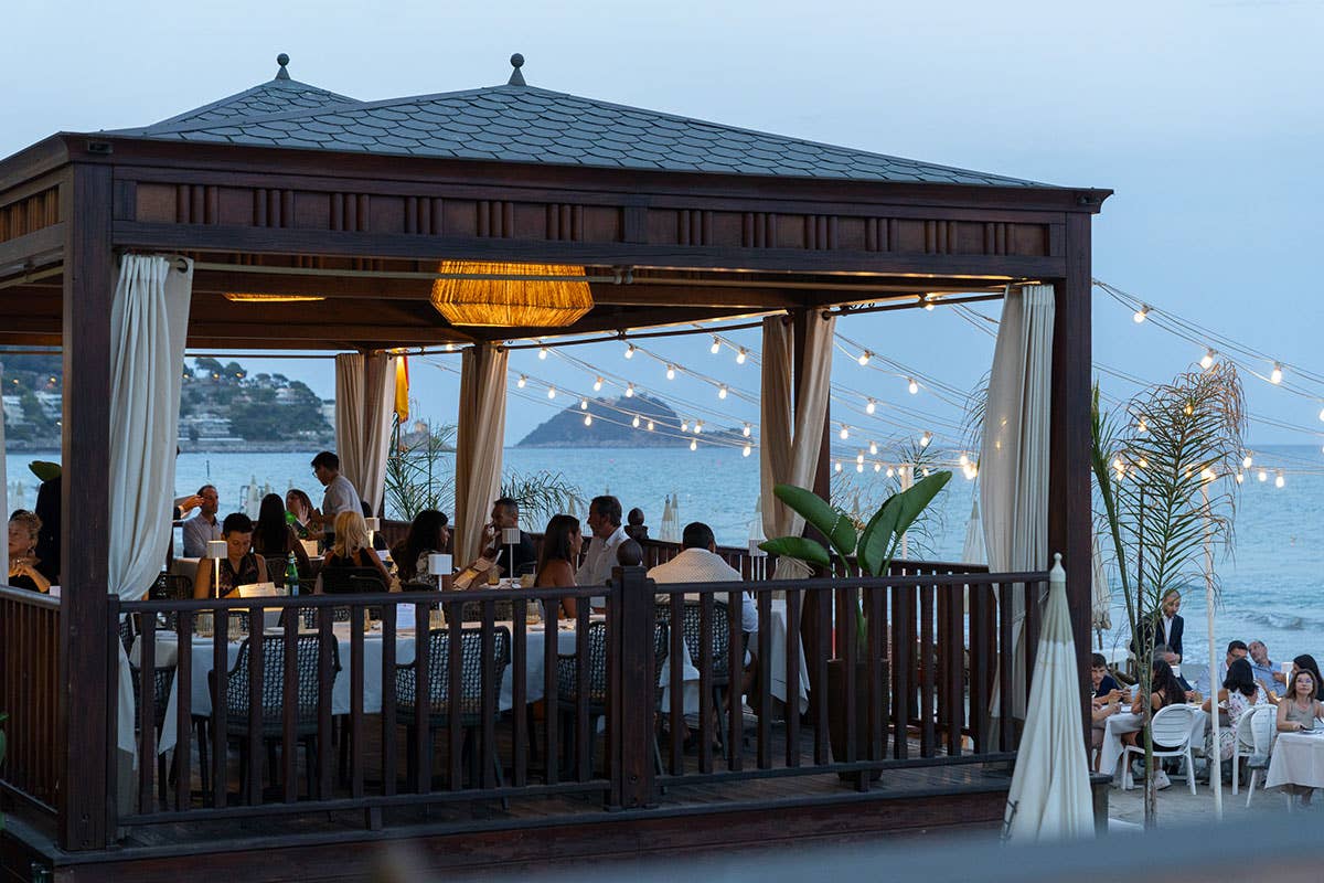 Il Grand Hotel Alassio con Drumohr veste la spiaggia di nuovo 
