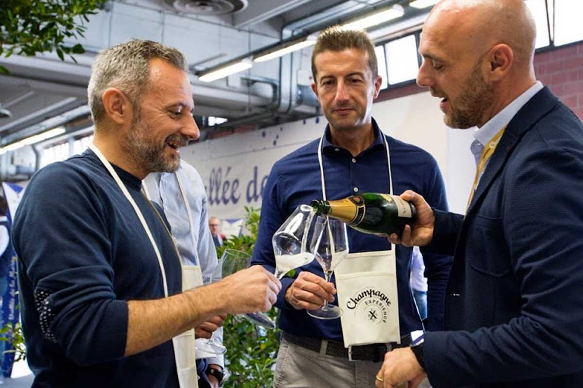 Un'immagine della rassegna 2019 Champagne Experience al completo. A Modena attesi 120 produttori