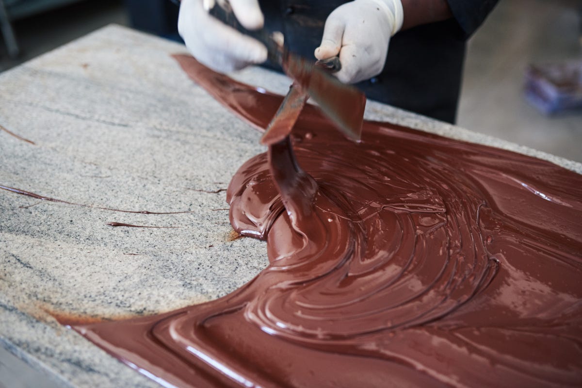 Cioccolato in pasticceria: un mondo da scoprire tra tecnica, arte e scienza