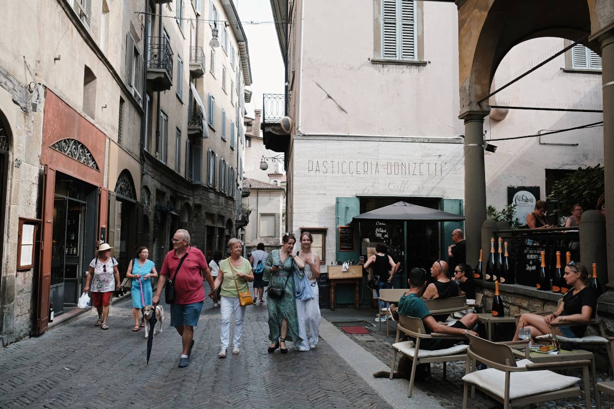 Troppi B&B e pochi giovani in Bergamo Alta, dopo 45 anni chiude “Ol Baretì”