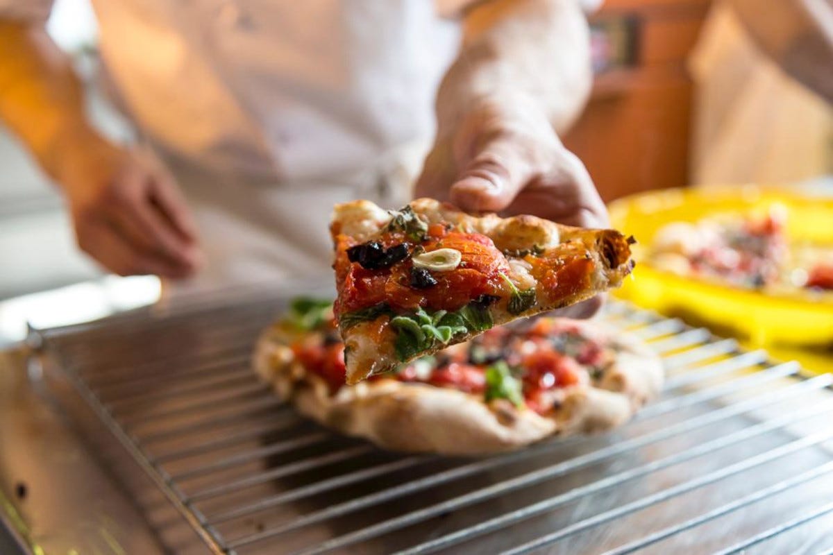 Vinòforum 2024 celebra la pizza italiana con “La Città della Pizza”