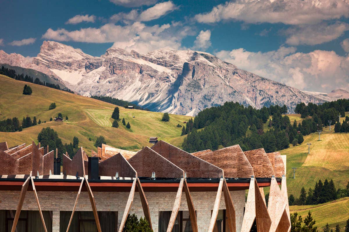 Como Alpina Dolomites: il fascino di un rifugio contemporaneo in montagna