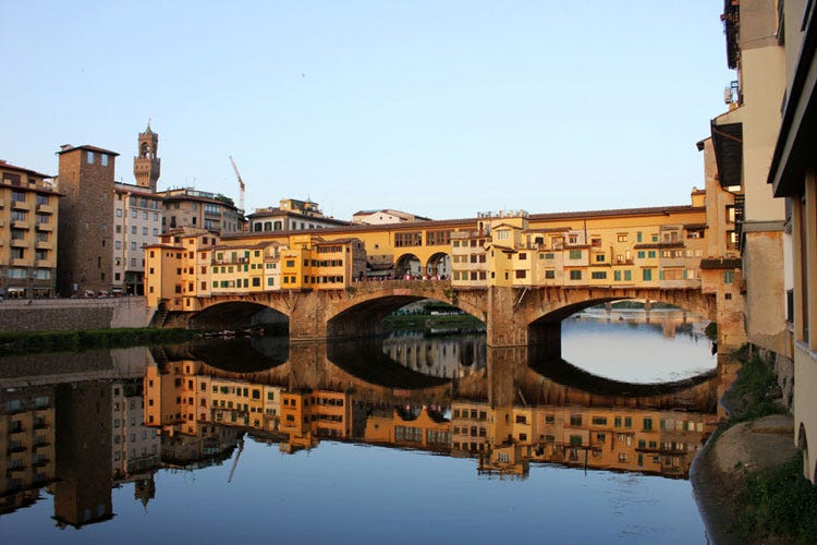 Ponte Vecchio, il luogo di partenza dell'iniziativa - Ristoratori toscani, marcia su Roma per chiedere aiuti al Governo