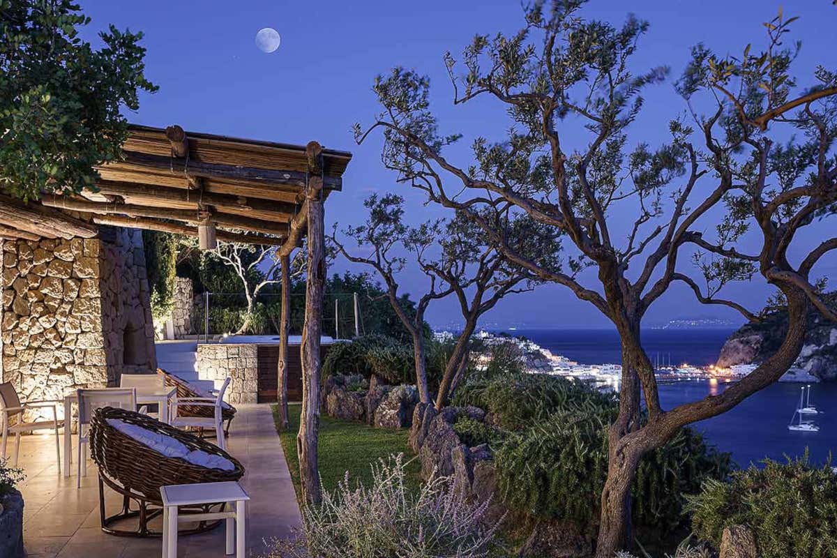 Costa del Capitano sotto sequestro per abusi edilizi a Ischia Costa del Capitano sotto sequestro per abusi edilizi a Ischia