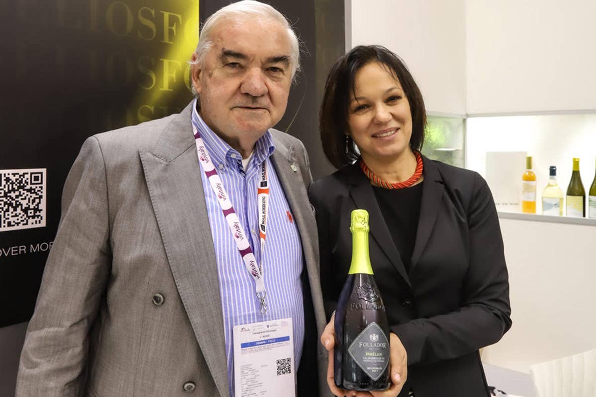 Cristina Follador, direttore commerciale, con Giuseppe Casagrande Il Natale benefico della cantina Follador