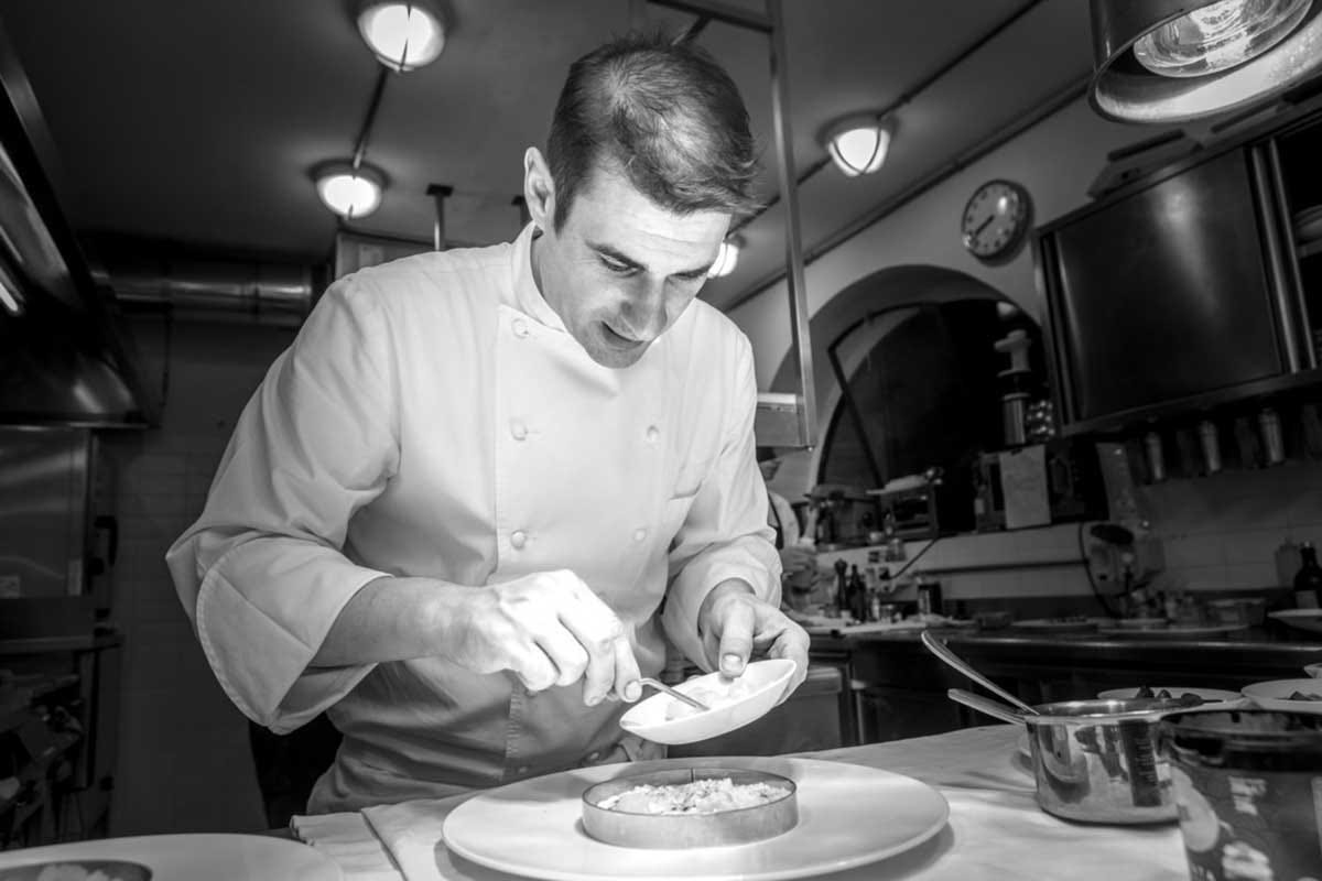 Davide Rangoni in cucina Cucina stellata ad alta quota: lo chef Davide Rangoni amplia l’offerta