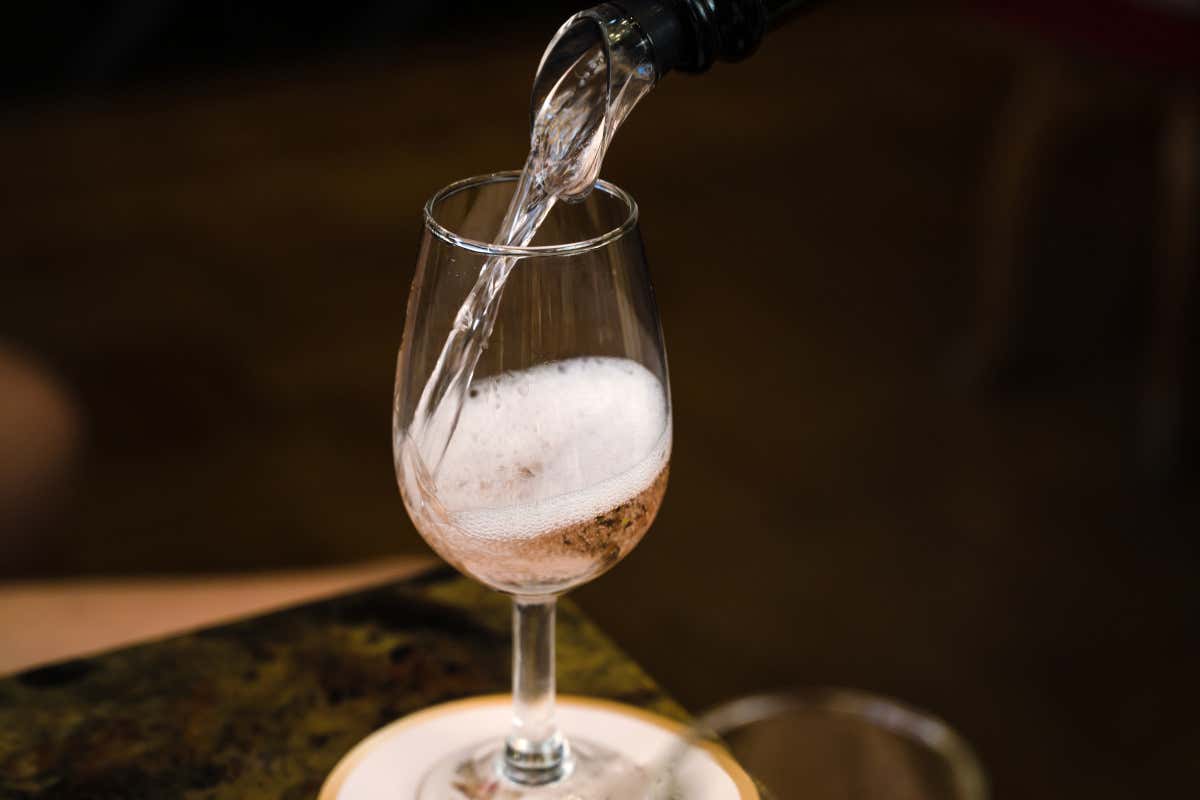 Spumanti d'antan sotto le Due Torri: i migliori metodo classico oltre i 120 mesi